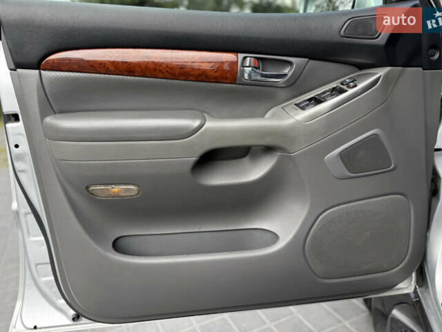 Сірий Тойота Ленд Крузер Прадо, об'ємом двигуна 4 л та пробігом 344 тис. км за 12000 $, фото 20 на Automoto.ua