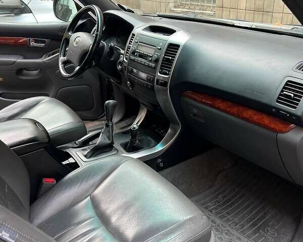 Серый Тойота Ленд Крузер Прадо, объемом двигателя 2.98 л и пробегом 150 тыс. км за 18000 $, фото 2 на Automoto.ua