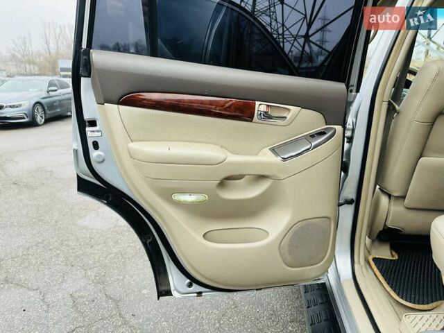 Сірий Тойота Ленд Крузер Прадо, об'ємом двигуна 4 л та пробігом 284 тис. км за 12500 $, фото 16 на Automoto.ua