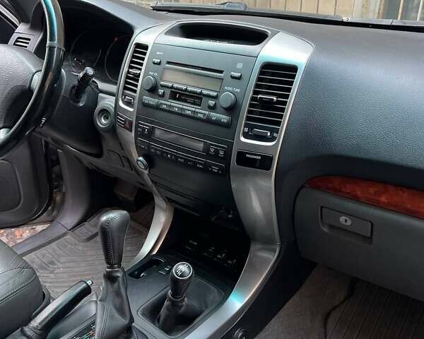 Серый Тойота Ленд Крузер Прадо, объемом двигателя 2.98 л и пробегом 150 тыс. км за 18000 $, фото 5 на Automoto.ua