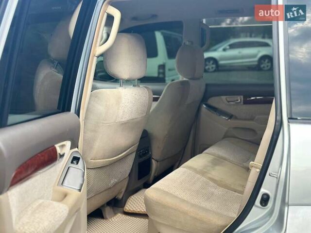 Сірий Тойота Ленд Крузер Прадо, об'ємом двигуна 2.7 л та пробігом 341 тис. км за 9999 $, фото 4 на Automoto.ua