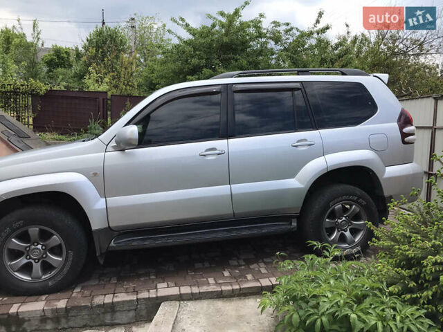 Серый Тойота Ленд Крузер Прадо, объемом двигателя 3.96 л и пробегом 340 тыс. км за 16000 $, фото 1 на Automoto.ua