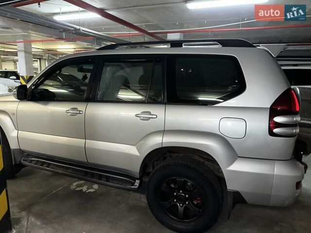 Серый Тойота Ленд Крузер Прадо, объемом двигателя 3.96 л и пробегом 250 тыс. км за 14000 $, фото 7 на Automoto.ua