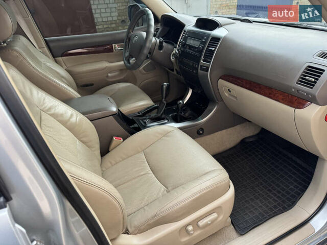 Сірий Тойота Ленд Крузер Прадо, об'ємом двигуна 3.96 л та пробігом 335 тис. км за 14200 $, фото 16 на Automoto.ua