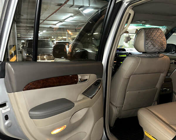 Серый Тойота Ленд Крузер Прадо, объемом двигателя 3.96 л и пробегом 250 тыс. км за 14000 $, фото 37 на Automoto.ua