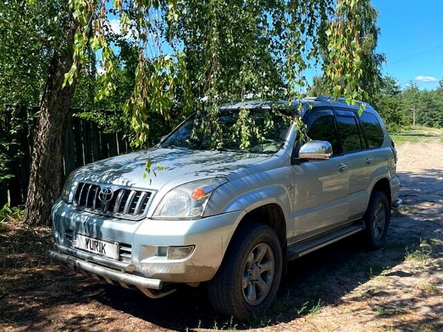 Серый Тойота Ленд Крузер Прадо, объемом двигателя 3 л и пробегом 320 тыс. км за 13000 $, фото 2 на Automoto.ua