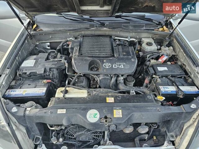 Серый Тойота Ленд Крузер Прадо, объемом двигателя 3 л и пробегом 286 тыс. км за 16000 $, фото 16 на Automoto.ua