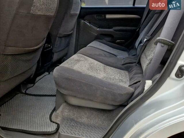 Серый Тойота Ленд Крузер Прадо, объемом двигателя 2.69 л и пробегом 327 тыс. км за 12950 $, фото 48 на Automoto.ua