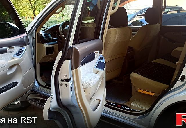 Серый Тойота Ленд Крузер Прадо, объемом двигателя 2.7 л и пробегом 305 тыс. км за 12500 $, фото 6 на Automoto.ua