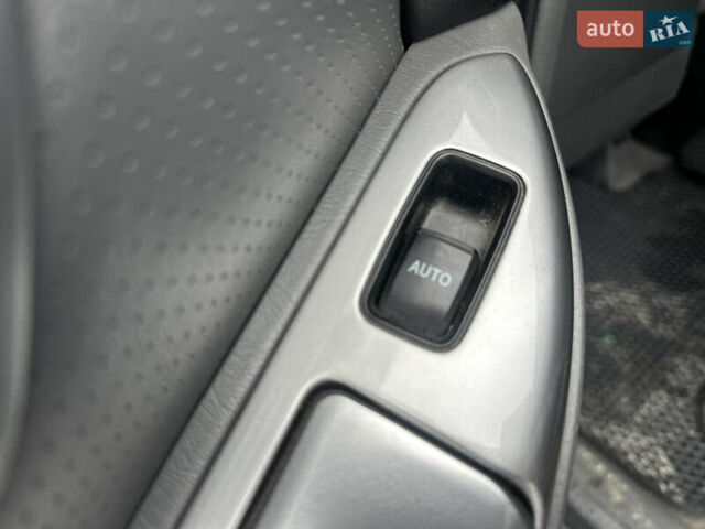 Серый Тойота Ленд Крузер Прадо, объемом двигателя 2.98 л и пробегом 524 тыс. км за 16000 $, фото 15 на Automoto.ua