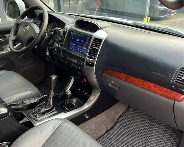 Сірий Тойота Ленд Крузер Прадо, об'ємом двигуна 3.96 л та пробігом 300 тис. км за 14500 $, фото 8 на Automoto.ua