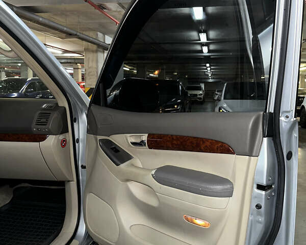 Серый Тойота Ленд Крузер Прадо, объемом двигателя 3.96 л и пробегом 250 тыс. км за 14000 $, фото 24 на Automoto.ua