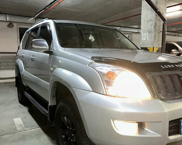 Серый Тойота Ленд Крузер Прадо, объемом двигателя 3.96 л и пробегом 250 тыс. км за 14000 $, фото 1 на Automoto.ua