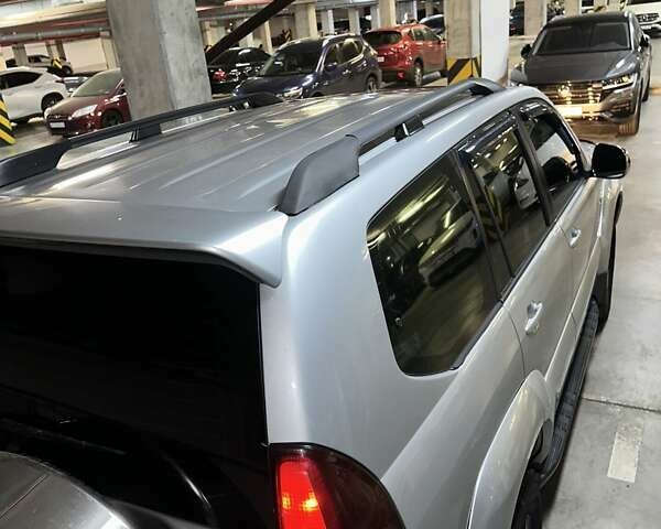 Серый Тойота Ленд Крузер Прадо, объемом двигателя 3.96 л и пробегом 250 тыс. км за 14000 $, фото 12 на Automoto.ua