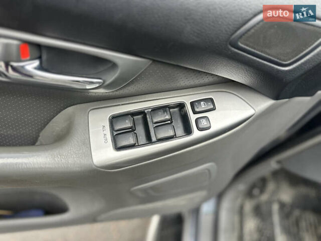 Серый Тойота Ленд Крузер Прадо, объемом двигателя 2.98 л и пробегом 524 тыс. км за 16000 $, фото 17 на Automoto.ua