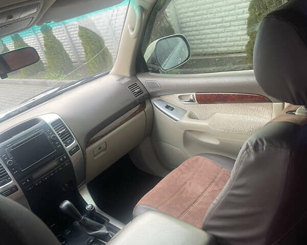 Серый Тойота Ленд Крузер Прадо, объемом двигателя 2.7 л и пробегом 149 тыс. км за 12800 $, фото 18 на Automoto.ua