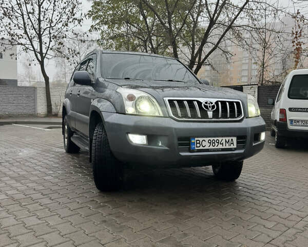 Серый Тойота Ленд Крузер Прадо, объемом двигателя 4 л и пробегом 378 тыс. км за 11999 $, фото 1 на Automoto.ua