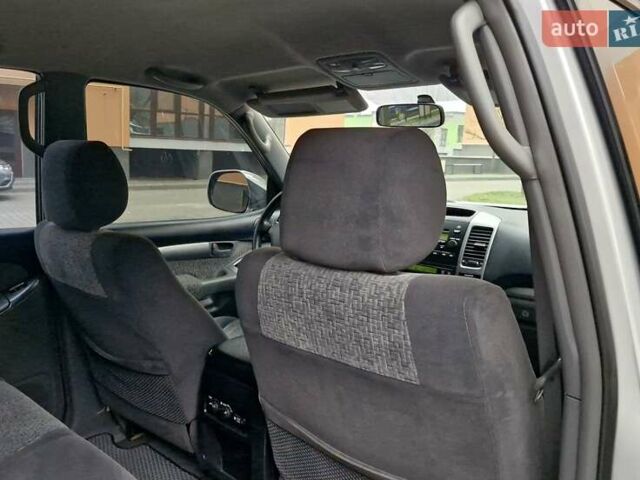 Серый Тойота Ленд Крузер Прадо, объемом двигателя 2.69 л и пробегом 327 тыс. км за 12950 $, фото 45 на Automoto.ua