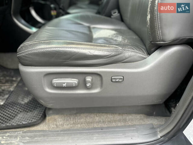 Серый Тойота Ленд Крузер Прадо, объемом двигателя 2.98 л и пробегом 524 тыс. км за 16000 $, фото 13 на Automoto.ua