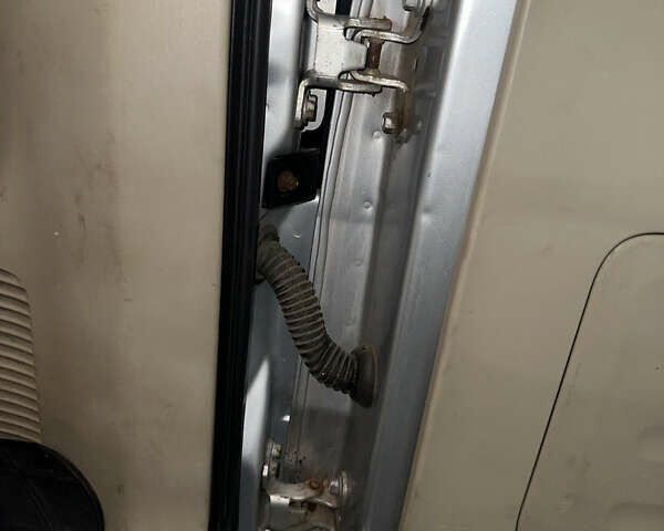 Серый Тойота Ленд Крузер Прадо, объемом двигателя 3.96 л и пробегом 250 тыс. км за 14000 $, фото 58 на Automoto.ua