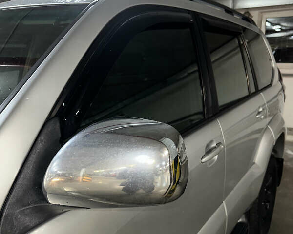 Серый Тойота Ленд Крузер Прадо, объемом двигателя 3.96 л и пробегом 250 тыс. км за 14000 $, фото 15 на Automoto.ua