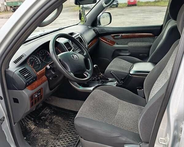 Сірий Тойота Ленд Крузер Прадо, об'ємом двигуна 2.7 л та пробігом 300 тис. км за 10000 $, фото 8 на Automoto.ua