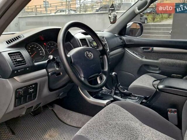 Серый Тойота Ленд Крузер Прадо, объемом двигателя 2.69 л и пробегом 327 тыс. км за 12950 $, фото 57 на Automoto.ua