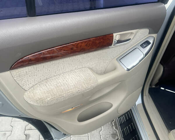 Серый Тойота Ленд Крузер Прадо, объемом двигателя 2.7 л и пробегом 149 тыс. км за 12800 $, фото 16 на Automoto.ua