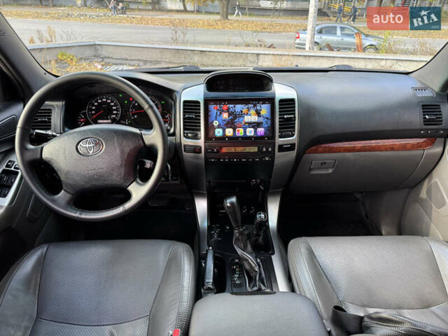 Сірий Тойота Ленд Крузер Прадо, об'ємом двигуна 3.96 л та пробігом 250 тис. км за 14300 $, фото 8 на Automoto.ua