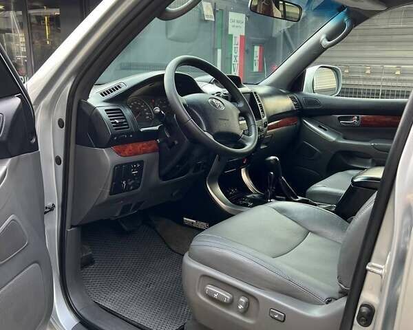 Сірий Тойота Ленд Крузер Прадо, об'ємом двигуна 3.96 л та пробігом 300 тис. км за 14500 $, фото 6 на Automoto.ua