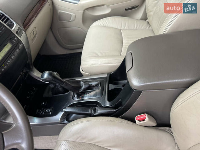 Сірий Тойота Ленд Крузер Прадо, об'ємом двигуна 3.96 л та пробігом 335 тис. км за 14200 $, фото 8 на Automoto.ua