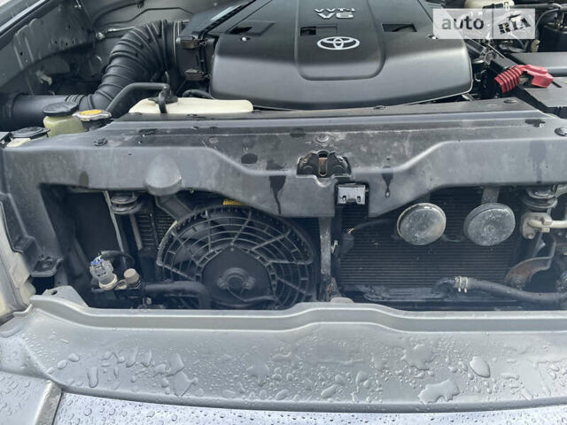 Сірий Тойота Ленд Крузер Прадо, об'ємом двигуна 4 л та пробігом 225 тис. км за 15572 $, фото 13 на Automoto.ua