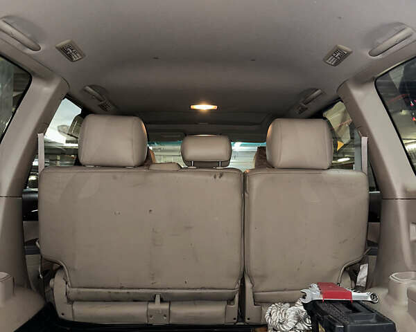 Серый Тойота Ленд Крузер Прадо, объемом двигателя 3.96 л и пробегом 250 тыс. км за 14000 $, фото 32 на Automoto.ua