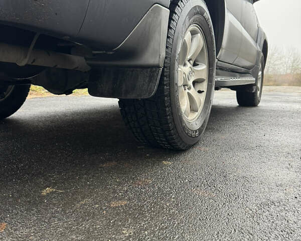 Серый Тойота Ленд Крузер Прадо, объемом двигателя 4 л и пробегом 378 тыс. км за 11999 $, фото 10 на Automoto.ua