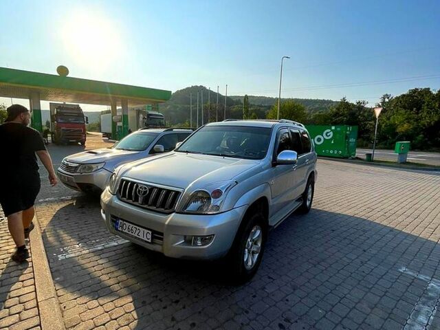 Серый Тойота Ленд Крузер Прадо, объемом двигателя 3 л и пробегом 320 тыс. км за 13000 $, фото 3 на Automoto.ua