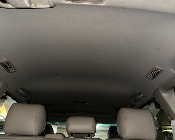 Серый Тойота Ленд Крузер Прадо, объемом двигателя 3.96 л и пробегом 250 тыс. км за 14000 $, фото 30 на Automoto.ua