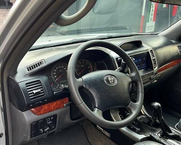 Сірий Тойота Ленд Крузер Прадо, об'ємом двигуна 3.96 л та пробігом 300 тис. км за 14500 $, фото 7 на Automoto.ua