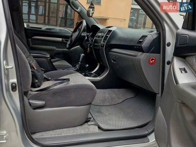 Серый Тойота Ленд Крузер Прадо, объемом двигателя 2.69 л и пробегом 327 тыс. км за 12950 $, фото 44 на Automoto.ua