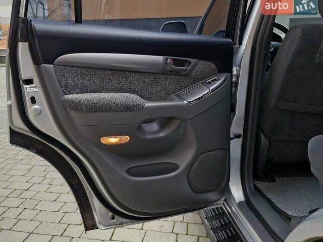 Серый Тойота Ленд Крузер Прадо, объемом двигателя 2.69 л и пробегом 327 тыс. км за 12950 $, фото 47 на Automoto.ua