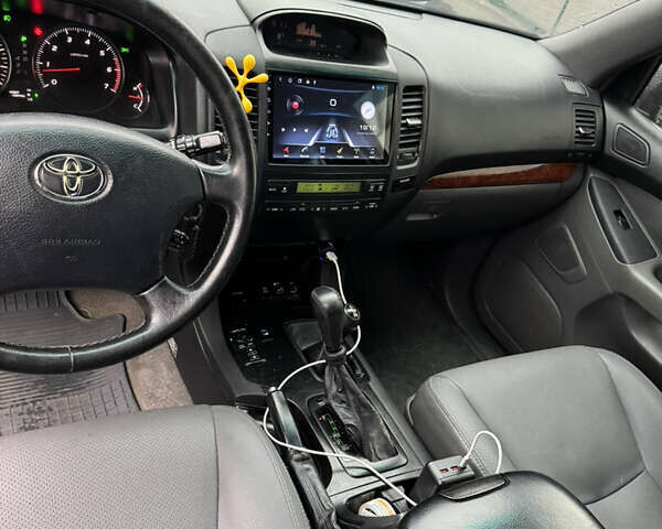 Серый Тойота Ленд Крузер Прадо, объемом двигателя 4 л и пробегом 378 тыс. км за 11999 $, фото 14 на Automoto.ua