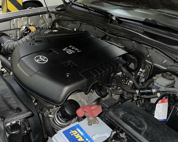 Серый Тойота Ленд Крузер Прадо, объемом двигателя 3.96 л и пробегом 250 тыс. км за 14000 $, фото 60 на Automoto.ua