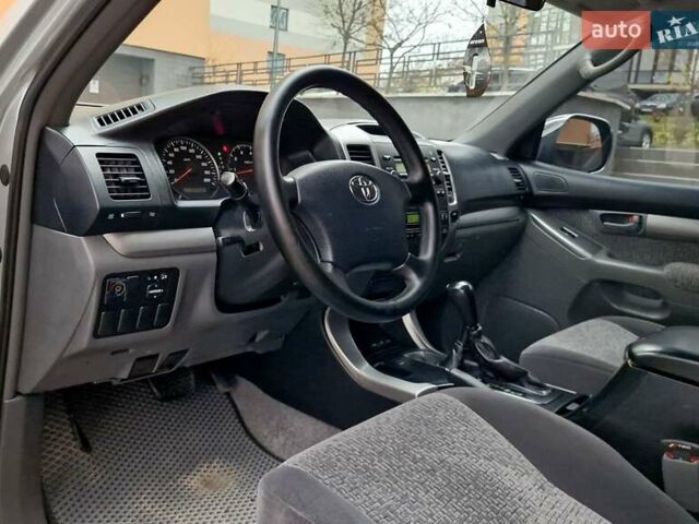 Серый Тойота Ленд Крузер Прадо, объемом двигателя 2.69 л и пробегом 327 тыс. км за 12950 $, фото 54 на Automoto.ua