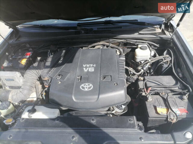 Серый Тойота Ленд Крузер Прадо, объемом двигателя 4 л и пробегом 283 тыс. км за 11500 $, фото 9 на Automoto.ua