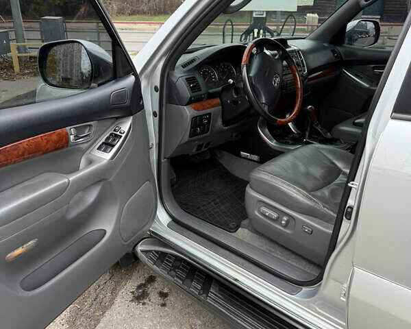 Серый Тойота Ленд Крузер Прадо, объемом двигателя 3.96 л и пробегом 147 тыс. км за 20500 $, фото 8 на Automoto.ua