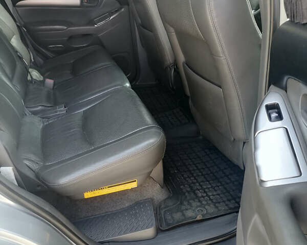 Серый Тойота Ленд Крузер Прадо, объемом двигателя 4 л и пробегом 283 тыс. км за 11500 $, фото 15 на Automoto.ua