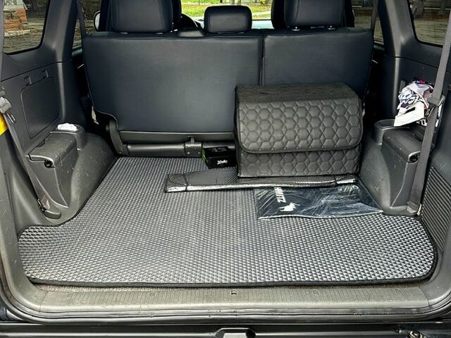 Серый Тойота Ленд Крузер Прадо, объемом двигателя 4 л и пробегом 291 тыс. км за 15500 $, фото 8 на Automoto.ua