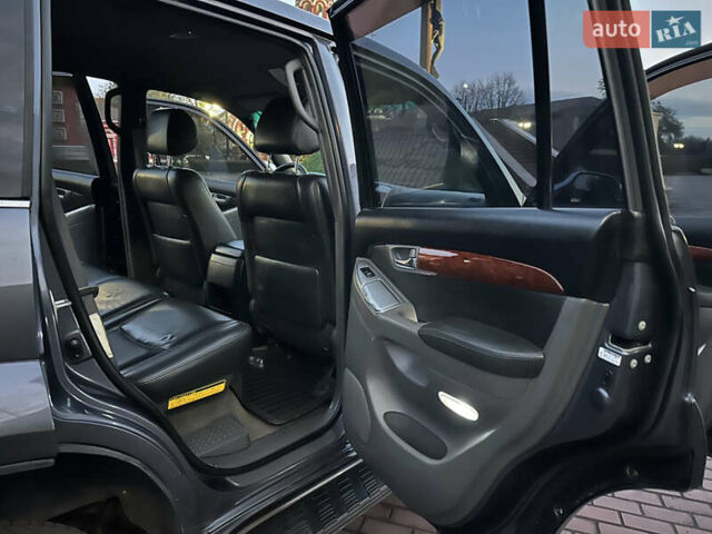 Серый Тойота Ленд Крузер Прадо, объемом двигателя 4 л и пробегом 393 тыс. км за 13999 $, фото 21 на Automoto.ua