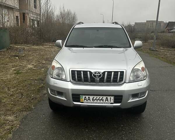 Серый Тойота Ленд Крузер Прадо, объемом двигателя 3.96 л и пробегом 215 тыс. км за 18500 $, фото 3 на Automoto.ua