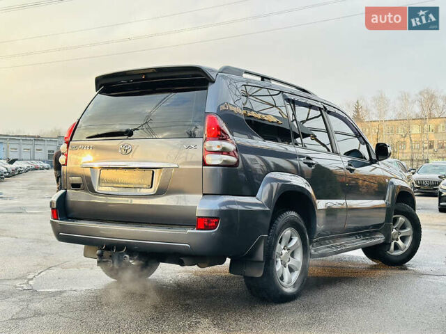 Серый Тойота Ленд Крузер Прадо, объемом двигателя 3.96 л и пробегом 292 тыс. км за 15800 $, фото 1 на Automoto.ua