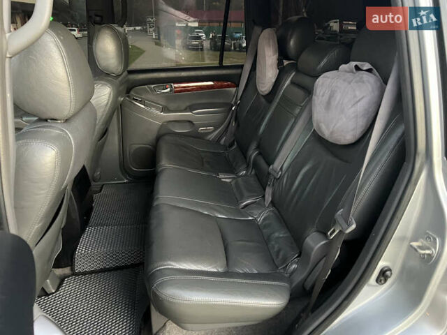 Серый Тойота Ленд Крузер Прадо, объемом двигателя 4 л и пробегом 320 тыс. км за 23000 $, фото 35 на Automoto.ua